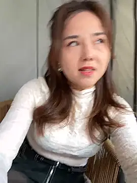 Snapshot of Efangfang chatting on 12.15.24 Efangfang online show from 12.15.24