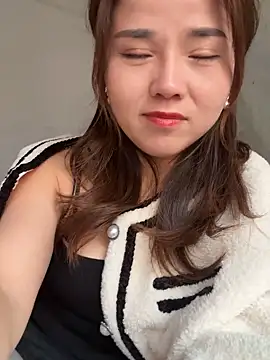 Snapshot of Efangfang chatting on 12.16.24 Efangfang online show from 12.16.24