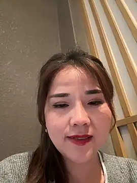 Snapshot of Efangfang chatting on 12.23.24 Efangfang online show from 12.23.24