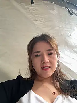 Snapshot of Efangfang chatting on 12.24.24 Efangfang online show from 12.24.24