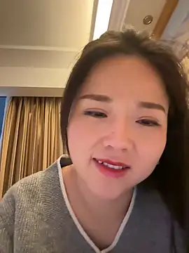 Snapshot of Efangfang chatting on 12.31.24 Efangfang online show from 12.31.24