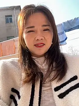 Snapshot of Efangfang chatting on 01.23.25 Efangfang online show from 01.23.25