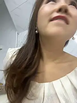 Snapshot of Efangfang chatting on 02.22.25 Efangfang online show from 02.22.25