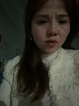 Snapshot of Efangfang chatting on 02.24.25 Efangfang online show from 02.24.25