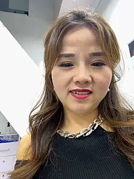 Snapshot of Efangfang chatting on 02.27.25 Efangfang online show from 02.27.25