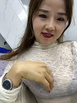 Snapshot of Efangfang chatting on 03.04.25 Efangfang online show from 03.04.25
