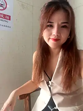 Snapshot of Efangfang chatting on 09.10.25 Efangfang online show from 09.10.25