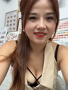 Snapshot of Efangfang chatting on 09.19.25 Efangfang online show from 09.19.25