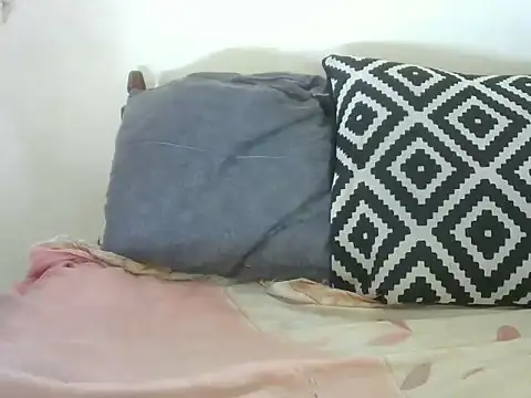 Snapshot of Pretty-emmie chatting on 12.25.24 Pretty-emmie online show from 12.25.24