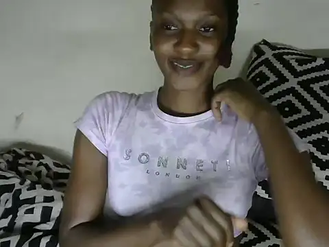 Snapshot of Pretty-emmie chatting on 01.25.25 Pretty-emmie online show from 01.25.25