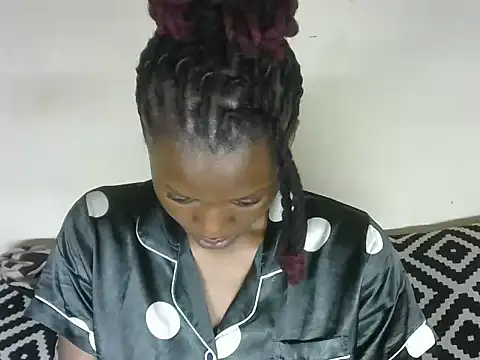 Snapshot of Pretty-emmie chatting on 01.27.25 Pretty-emmie online show from 01.27.25