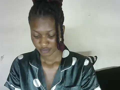 Snapshot of Pretty-emmie chatting on 02.11.25 Pretty-emmie online show from 02.11.25