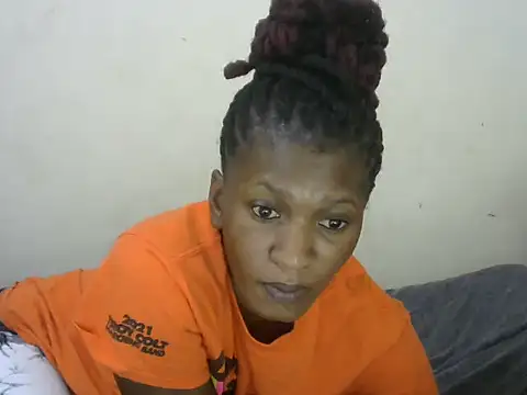 Snapshot of Pretty-emmie chatting on 02.15.25 Pretty-emmie online show from 02.15.25