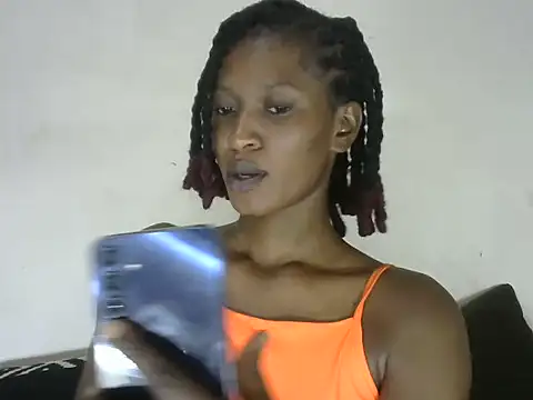 Snapshot of Pretty-emmie chatting on 02.27.25 Pretty-emmie online show from 02.27.25