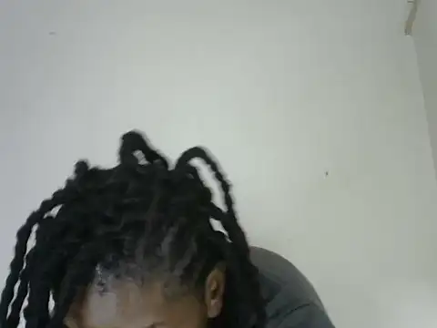 Snapshot of Pretty-emmie chatting on 02.28.25 Pretty-emmie online show from 02.28.25