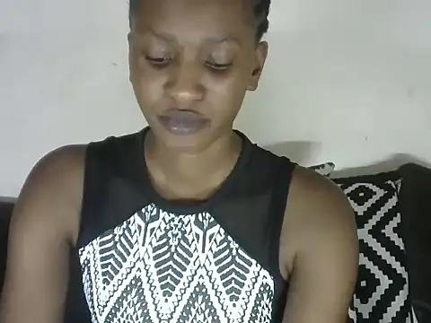 Snapshot of Pretty-emmie chatting on 03.12.25 Pretty-emmie online show from 03.12.25