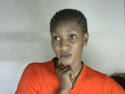 Snapshot of Pretty-emmie chatting on 09.10.25 Pretty-emmie online show from 09.10.25
