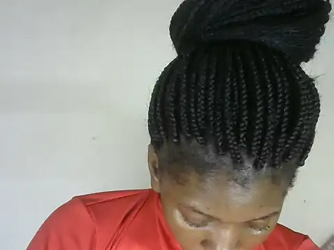 Snapshot of Pretty-emmie chatting on 09.29.25 Pretty-emmie online show from 09.29.25