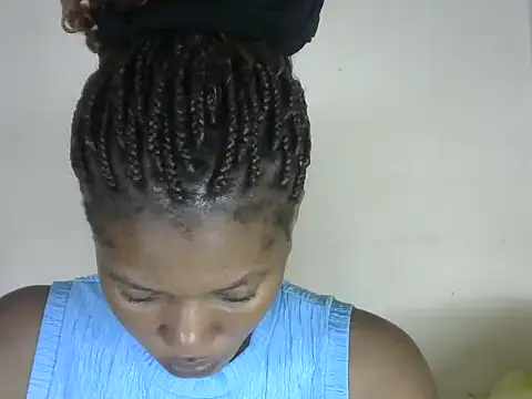 Snapshot of Pretty-emmie chatting on 10.10.25 Pretty-emmie online show from 10.10.25