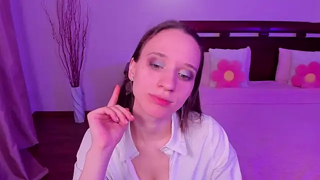 Snapshot of StaceySunny chatting on 04.10.26 StaceySunny online show from 04.10.26