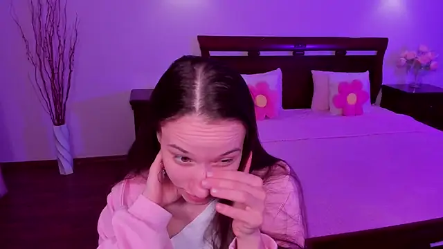 Snapshot of StaceySunny chatting on 04.15.26 StaceySunny online show from 04.15.26