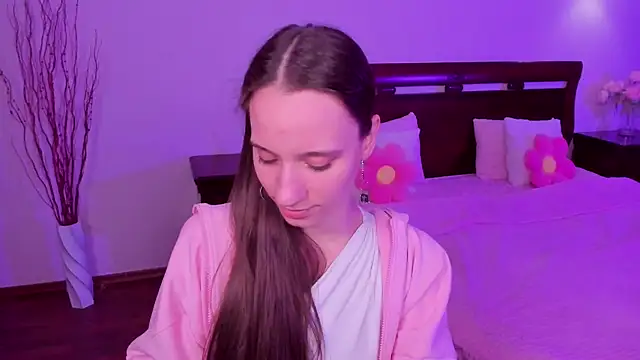 Snapshot of StaceySunny chatting on 04.16.26 StaceySunny online show from 04.16.26