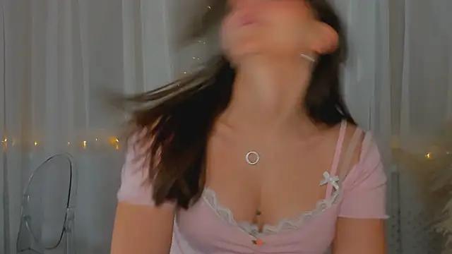 EmiliaDreams online show from 01.24.25