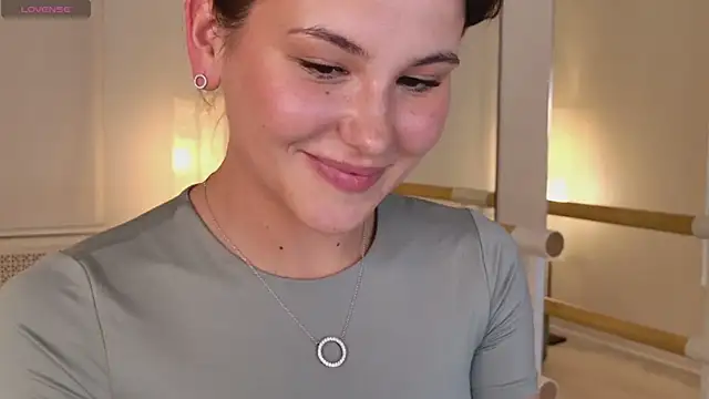 EmiliaDreams online show from 06.16.26