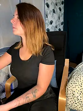 Nina blain online show from 09.11.25