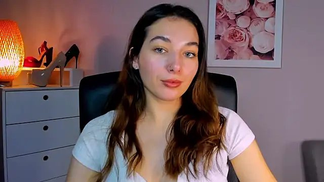 Snapshot of Meagn_Extasy chatting on 12.08.24 Meagn Extasy online show from 12.08.24