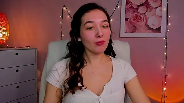 Snapshot of Meagn_Extasy chatting on 03.21.25 Meagn Extasy online show from 03.21.25