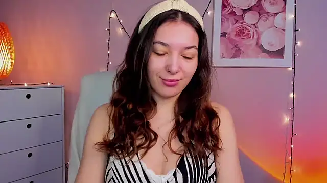 Snapshot of Meagn_Extasy chatting on 03.23.25 Meagn Extasy online show from 03.23.25