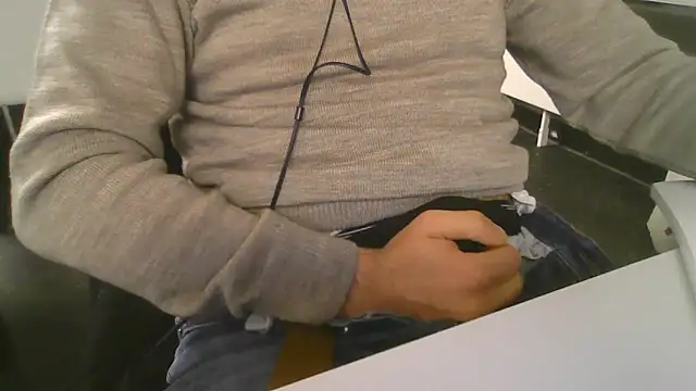 Snapshot of HornyBoy__2004 chatting on 02.26.25 HornyBoy 2004 online show from 02.26.25