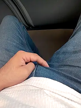 Snapshot of HornyBoy__2004 chatting on 09.11.25 HornyBoy 2004 online show from 09.11.25