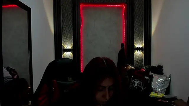Snapshot of selene_red_ chatting on 01.13.25 selene red online show from 01.13.25
