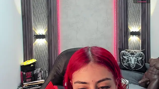 Snapshot of selene_red_ chatting on 02.08.25 selene red online show from 02.08.25