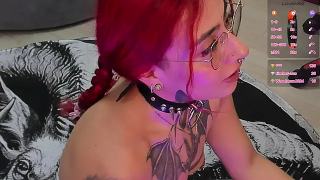 Snapshot of selene_red_ chatting on 02.08.25 selene red online show from 02.08.25