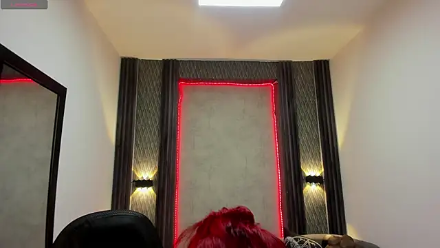 Snapshot of selene_red_ chatting on 03.20.25 selene red online show from 03.20.25