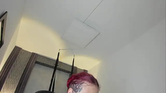 selene red  online show from 12.15.25