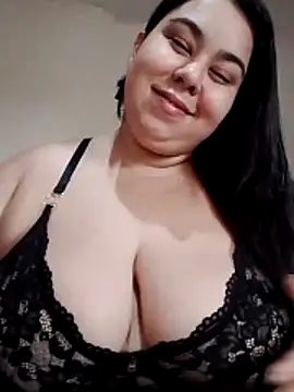 Snapshot of DadaHgata28 chatting on 12.17.25 DadaHgata28 online show from 12.17.25