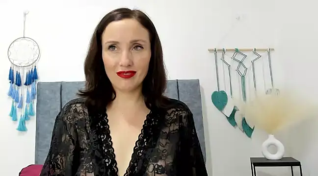 Snapshot of IberianMoonMK chatting on 12.30.24 IberianMoonMK online show from 12.30.24