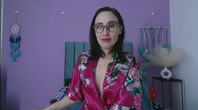 Snapshot of IberianMoonMK chatting on 02.16.25 IberianMoonMK online show from 02.16.25