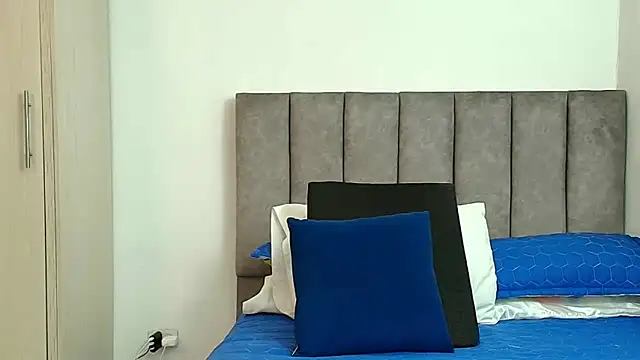 karina lewis  online show from 11.25.25