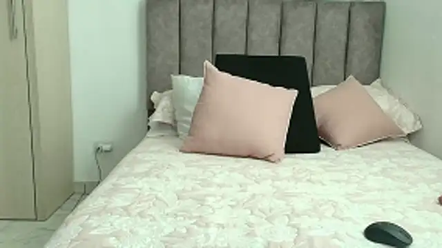 karina lewis  online show from 02.10.26