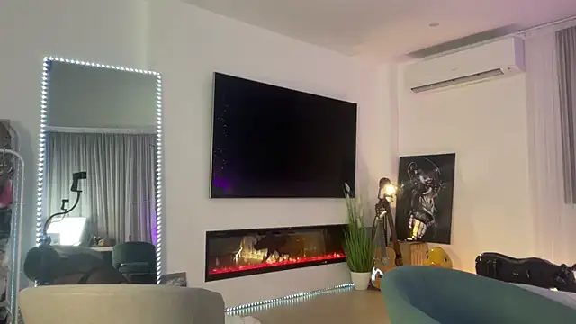 Mika Miller online show from 11.11.25