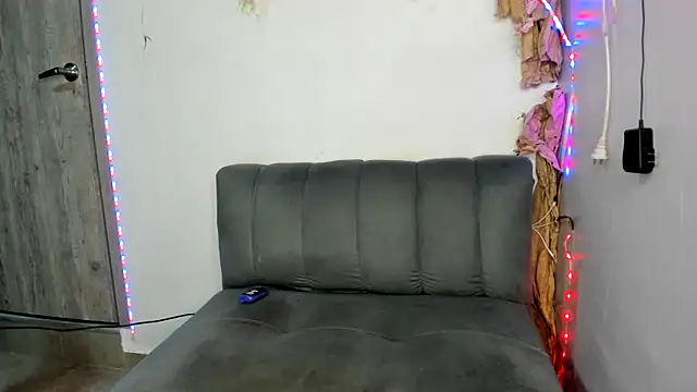 Snapshot of Lya-Kasandra chatting on 12.04.25 Lya-Kasandra online show from 12.04.25