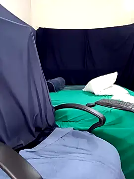 Snapshot of Midnight_Blossom chatting on 02.18.25 Midnight Blossom online show from 02.18.25