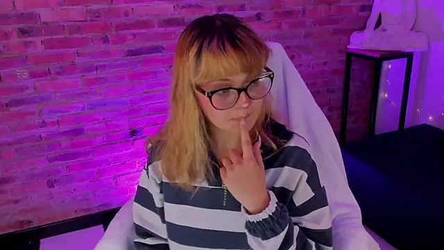 Sweet Namii online show from 02.28.25