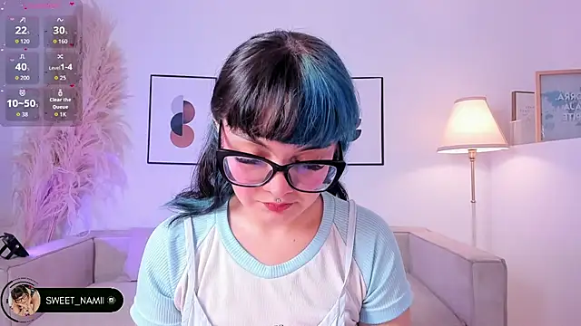 Snapshot of Sweet_Namii chatting on 12.17.25 Sweet Namii online show from 12.17.25