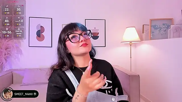 Snapshot of Sweet_Namii chatting on 12.18.25 Sweet Namii online show from 12.18.25